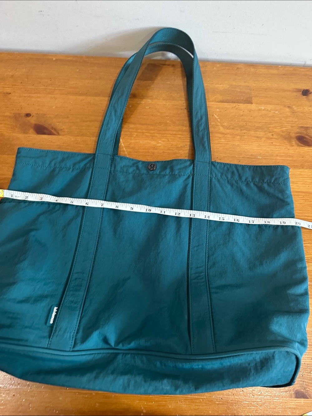 lululemon Tote 100%Recycled Polyester - Picture 9 of 11